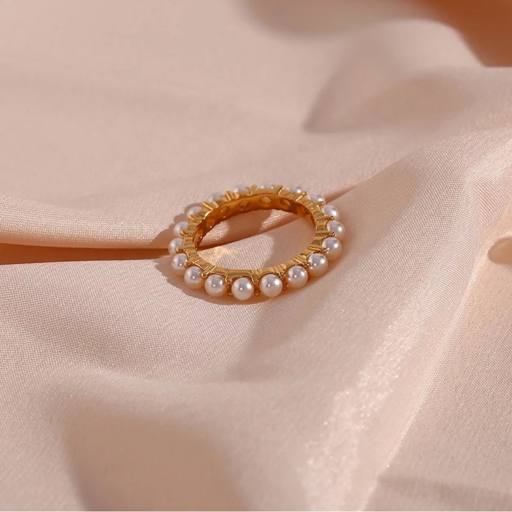 New Elegant 18K Fresh Water Pearl Ring - Picture 4 of 7